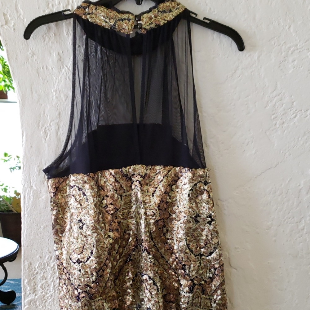 Dress - Picture 4 of 4